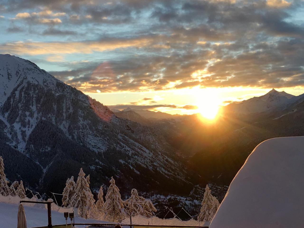 Le Massif Hotel & Lodge Courmayeur The Leading Hotels Of The World Esterno foto