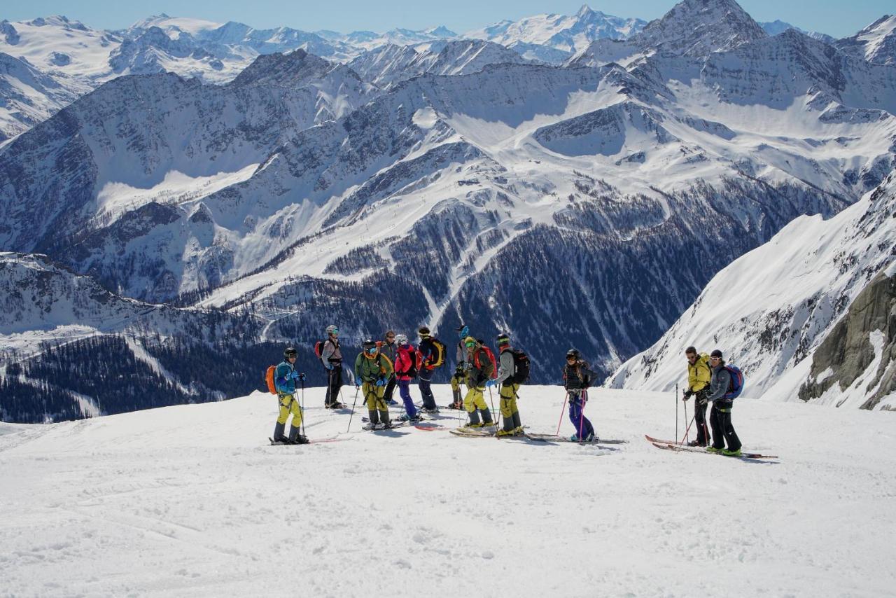 Le Massif Hotel & Lodge Courmayeur The Leading Hotels Of The World Esterno foto